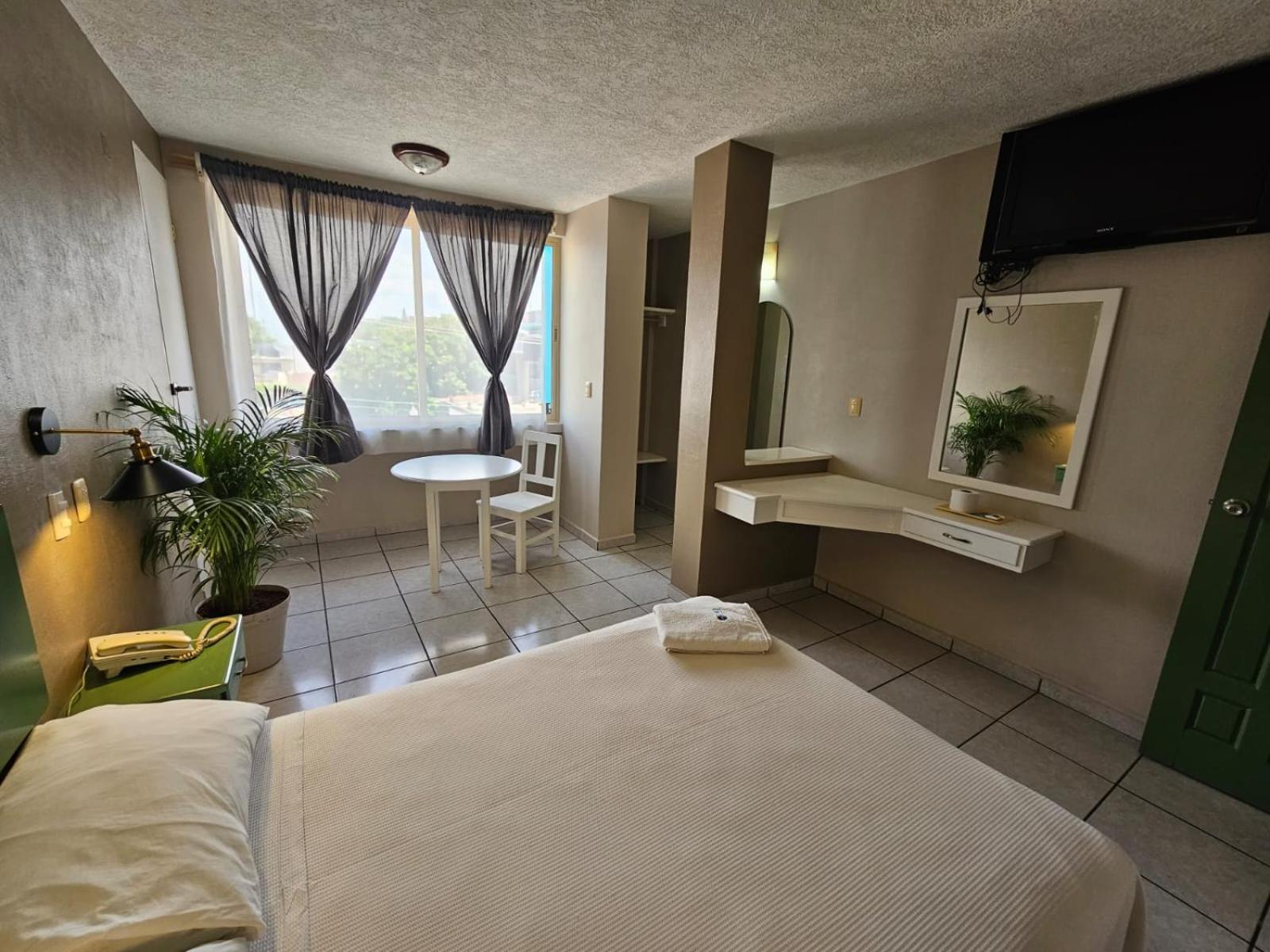 Hotel Punto Poza Rica Екстер'єр фото