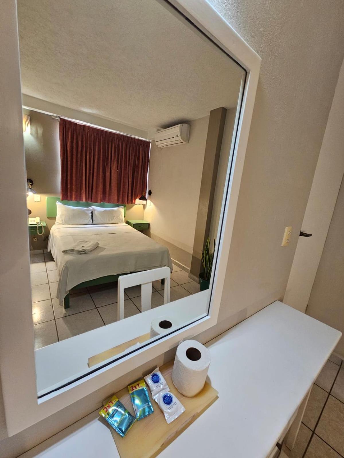 Hotel Punto Poza Rica Екстер'єр фото