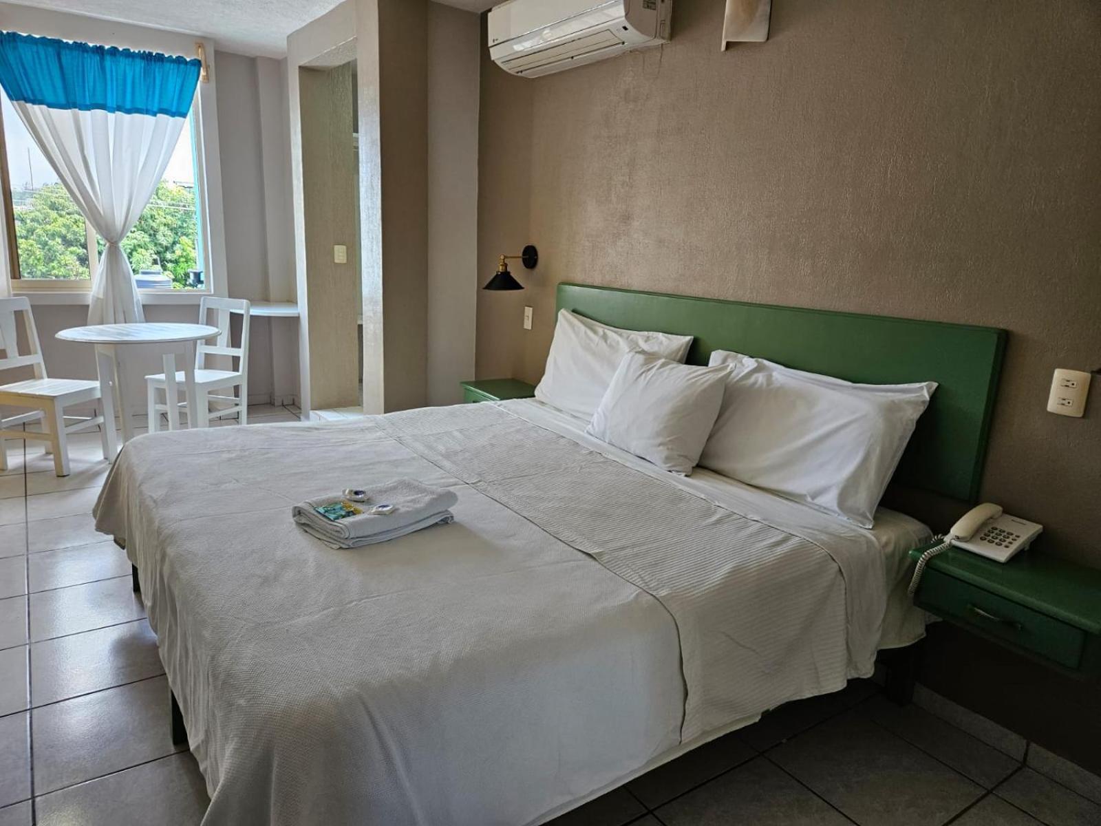 Hotel Punto Poza Rica Екстер'єр фото
