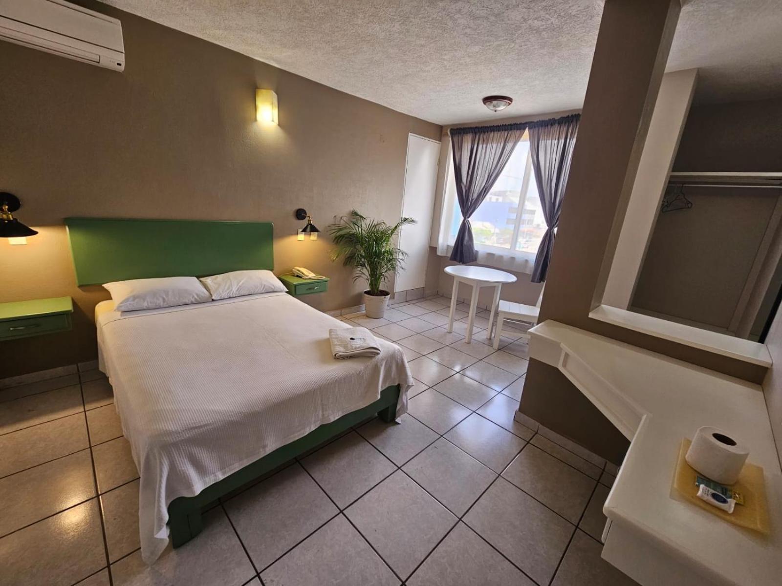 Hotel Punto Poza Rica Екстер'єр фото